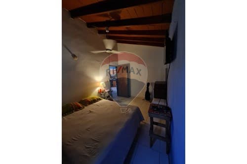 Casa con piscina sobre ruta — foto 4
