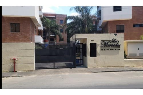 Dpto de 2 dorm + A. serv y cochera Las Mercedes — foto 2