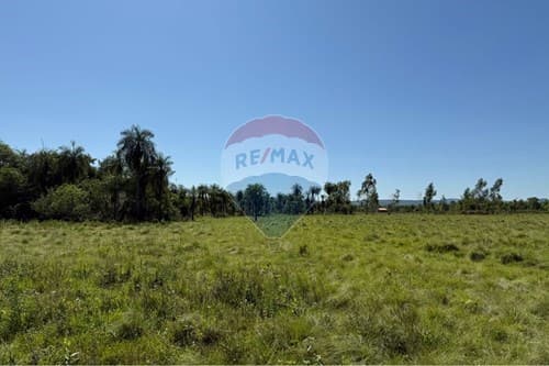 ¡Terreno Ideal en Ypacaraí, 2400m²!