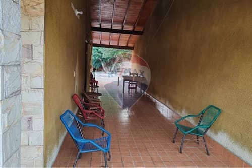 En venta amplia vivienda en loma merlo Luque — foto 5