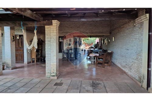 Gran Oportunidad en Luque – Amplia Casa Familiar — foto 4
