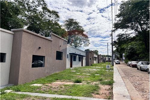 Casa en barrio cerrado centro de limpio