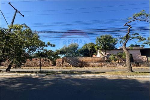 Terreno sobre la Avenida Artigas — foto 2