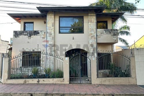 Vendo casa c/ piscina en lambare - valle apu a 1