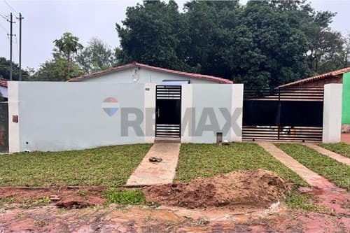 Renovated Home with a Spacious Backyard in Itauguá, foto 1