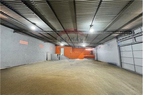 Local comercial con showroom y deposito — foto 5