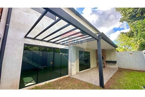 Dúplex en Lambaré– Barrio San Isidro
