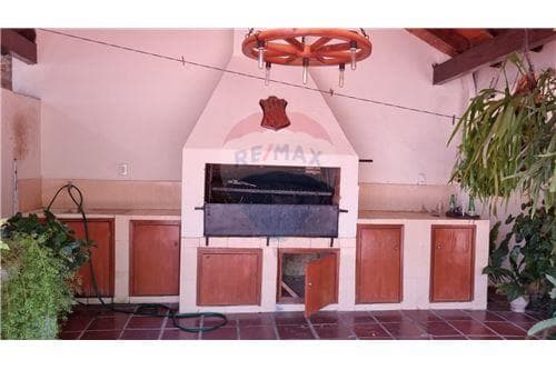 Casa a pasos de felix bogado y japón — foto 2