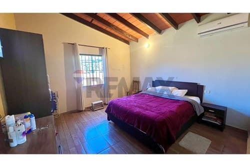 Dúplex en esquina en venta – laurelty, Luque ✨ — foto principal