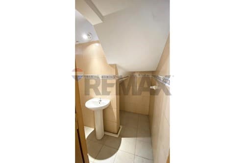 Salón comercial en alquiler sobre Av. Colón