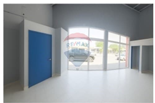Alquilo salon en cuidad nueva