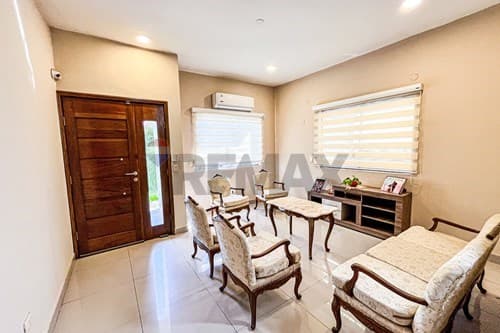 Hermosa casa detras del aeropuerto, foto 3