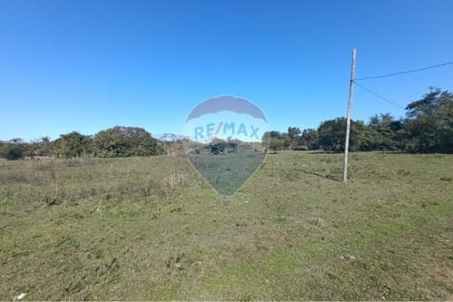 "Terreno de Ensueño en Mbokajaty: 2756m²