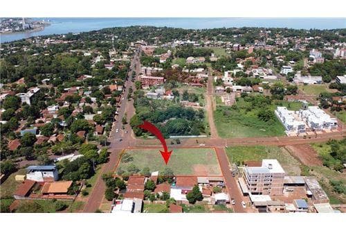 Amplio lote en venta con 3 frentes — foto 2