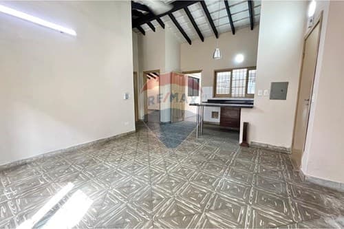 ¡alquilo hermosa casa en Lambaré!