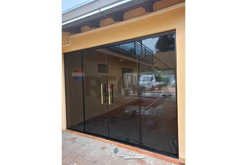 ¡Casa en Venta: Moderna y Espaciosa en Paraguay!