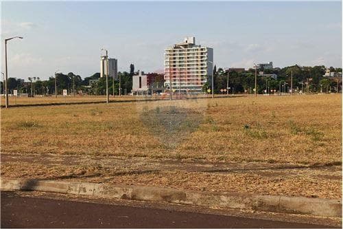 Terreno con local comercial y loza — foto 4