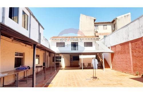 Vendo Amplia Propiedad Comercial Zona Hiprodomo