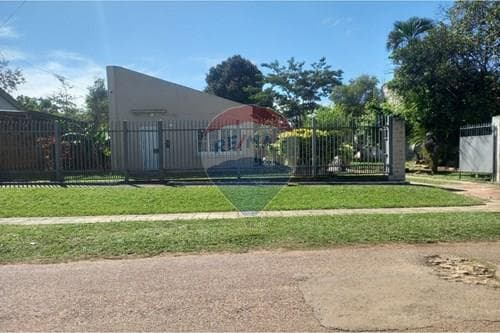 Vendo casa céntrica en Cnel. Oviedo