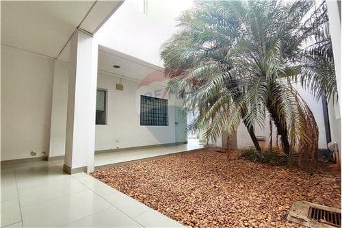 Amplia residencia para oficina sobre gral. Santos! — foto 2