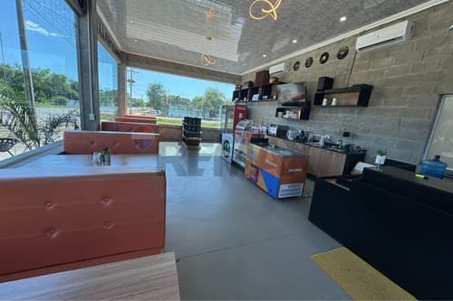 Local Comercial en Loma Plata, ¡Gran Inversión! — foto 2