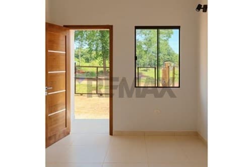 ¡Moderna casa en Itapuamí, Luque! — foto 4