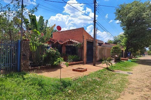 En venta amplia casa con 4 cocheras — foto 2