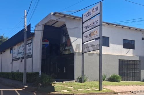 Salón Sobre la Avda. Laguna Grande — foto 4