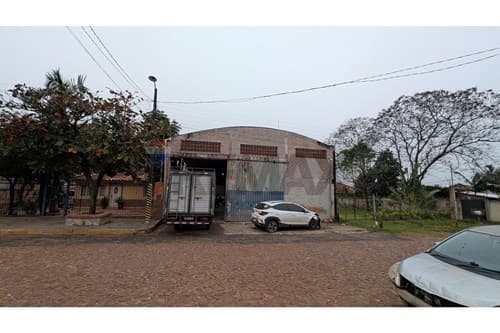 amplio tinglado en Ñemby, foto 1