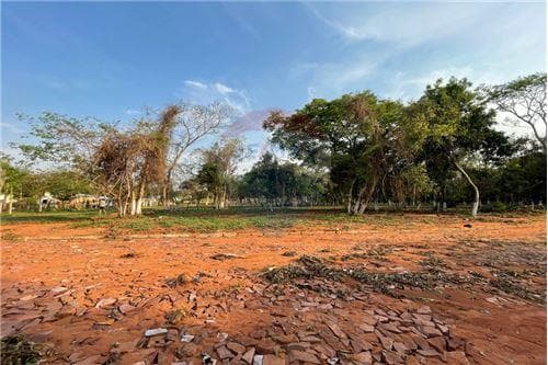 Terreno z/ Ruta Uruguay límite c/ Ñemby