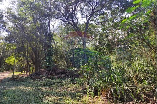 Amplio terreno en Venta en Surubi'i