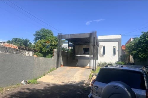 Casa de 3 habitaciones en Mariano Roque Alonso