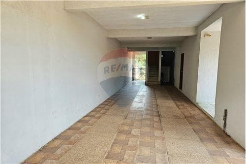 Moderna residencia de 2 niveles - barrio mbokayaty, foto 4