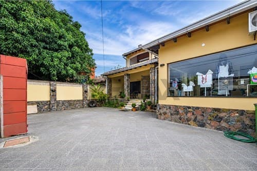 Venta Amplia Casa en Lambaré, Central