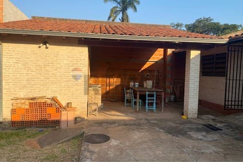 Casa con amplio patio en Luque - laurelty — foto 4