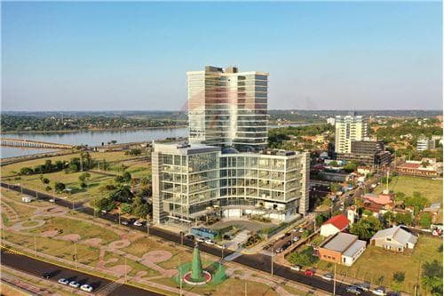 En venta oficina en edificio shopping costanera