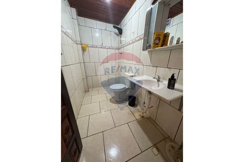 Vendo casa en el area 6 - hernandarias