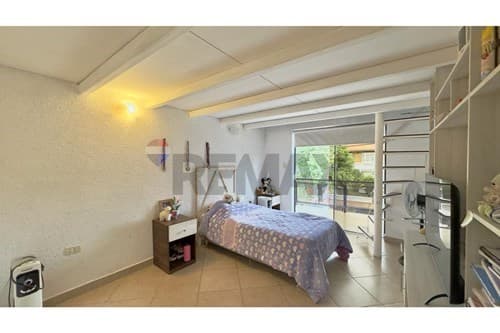 Amplio duplex con tres suites en barrio Herrera — foto 5