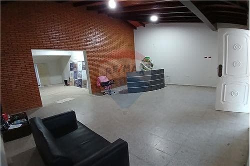 En Venta Amplia Casa en Esquina.Las Lomas — foto 3