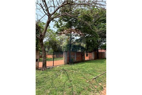 terreno amurallado en el Centro de Altos — foto 1