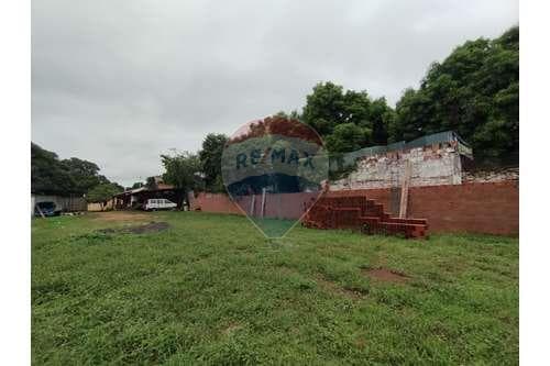 Amplio terreno Centro de San Lorenzo — foto 4