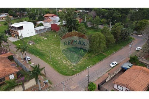 Terreno de 446 m² en Ñemby (Bo. San Carlos)
