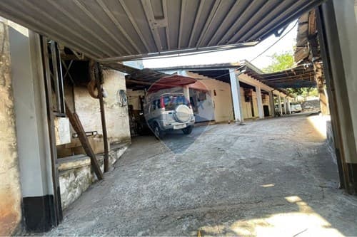 Vendo casa de calle a calle