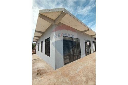 Esquina con salones comerciales ideal p/inversion