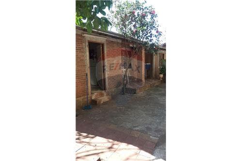 2 casas en amplio terreno — foto 3