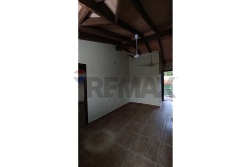 Casa en limpio zona abasto — foto 4