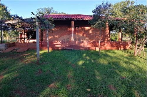 Casa quinta con árboles frutales y amplio patio — foto 4