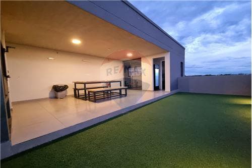 dpto con patio en Insignia 4 — foto 2