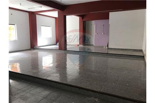 ¡En venta salón comercial céntrico!
