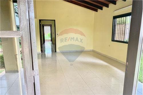 Vendo linda casa en Mariano Roque Alonso